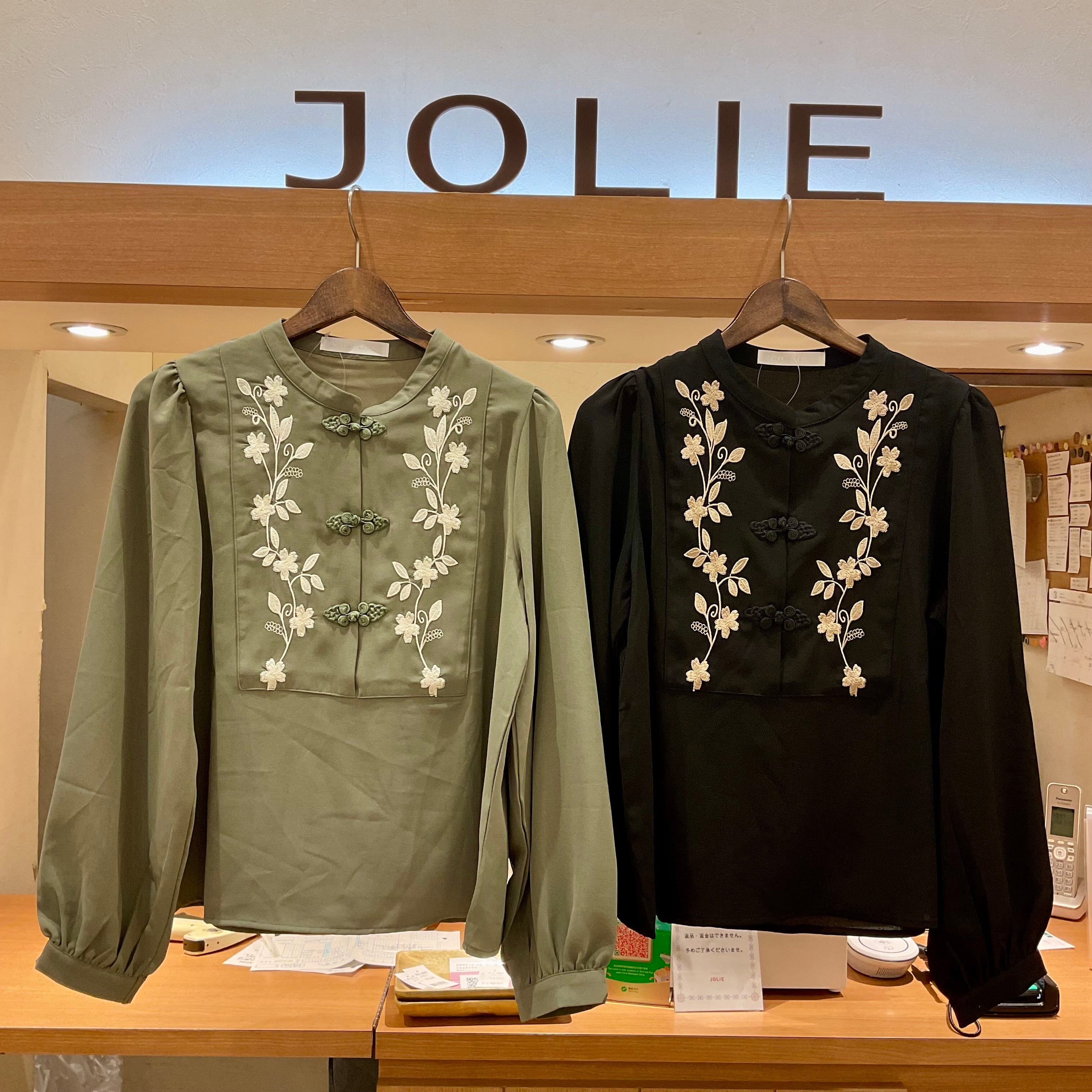 JOLIE／花刺繍チャイナブラウス【グリーン】